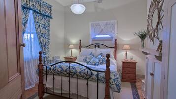 Desk, iron/ironing board, free WiFi, bed sheets