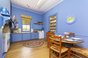 Cottage, 3 Bedrooms | Private kitchen | Stovetop, dishwasher - Tanunda Cottages (Tanunda)