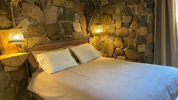 3 habitaciones, tabla de planchar con plancha y cuna de viaje