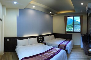 Premium bedding, blackout curtains, soundproofing, rollaway beds - PULI GuanPu Fallsview Stay House (Puli)