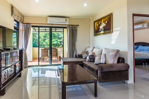 Suite, 1 Double Bed, Non Smoking | Living area | 24-inch flat-screen TV with cable channels, TV - Chiangrai Lake Hill Resort (Chiang Rai)