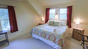 4 多间卧室、熨斗/熨衣板、旅行婴儿床、WiFi