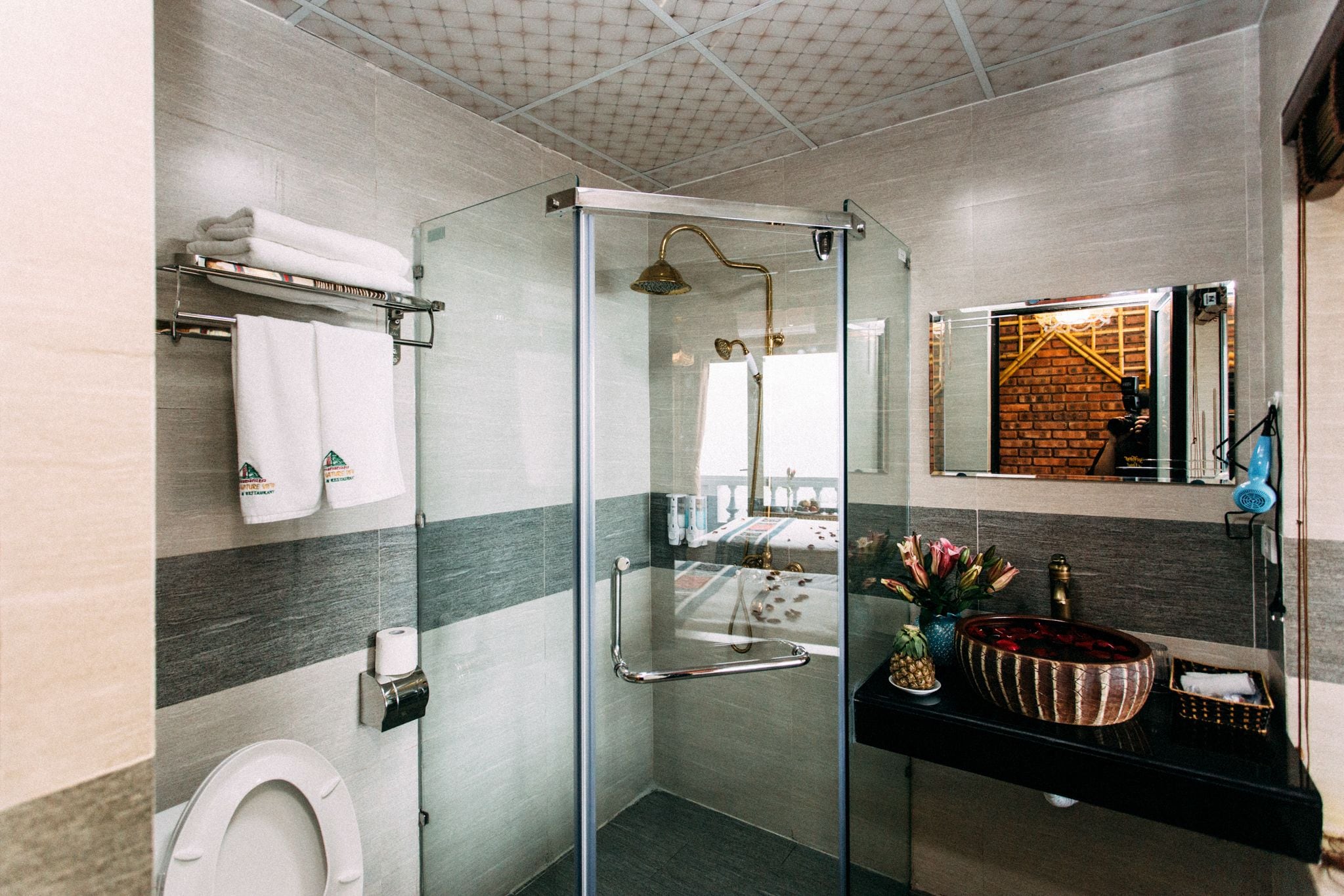 shower, free toiletries, hair dryer, slippers