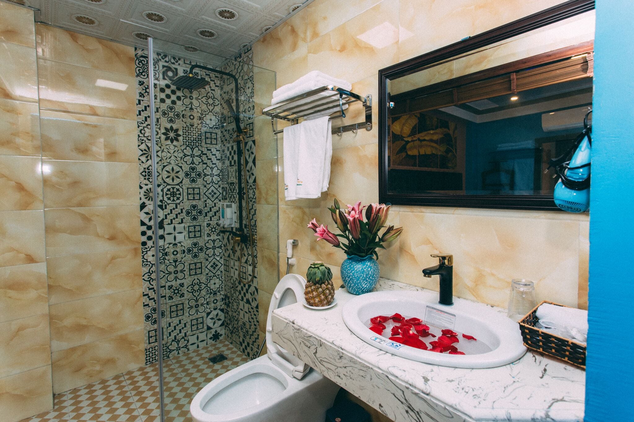 superior room | bathroom | shower, free toiletries, hair dryer, slippers