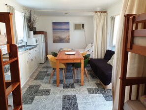 Studio Family Self-Contained Ensuite | Cortinas opacas y ropa de cama