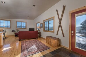 Televisión, oficina