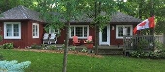 Your Vacation Retreat - Lakebreeze Cottage on Cameron Lake
