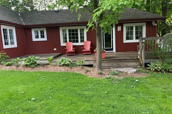 Welcome to Lakebreeze Retreat !