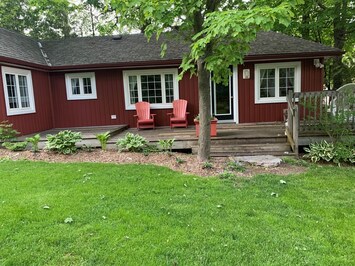 Welcome to Lakebreeze Retreat !