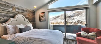 Acorn Chalet #1 - Walk to PC ski base! 2BD