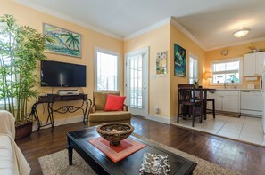 LCD-Fernseher, Netflix, DVD-Player, Streaming-Dienste