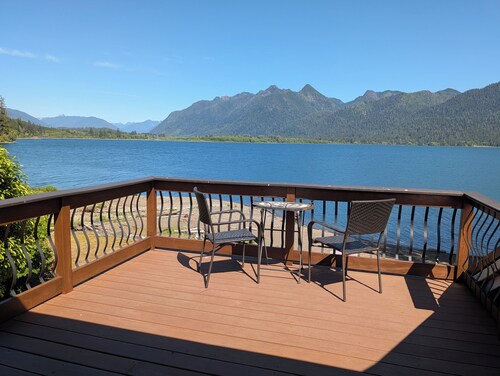 Lake Quinault Vacation Home/Breathtaking View! Located in Olympic National Park