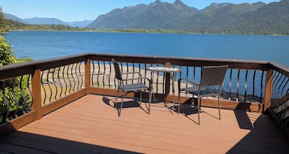 Lake Quinault Vacation Home/Breathtaking View! Located in Olympic National Park