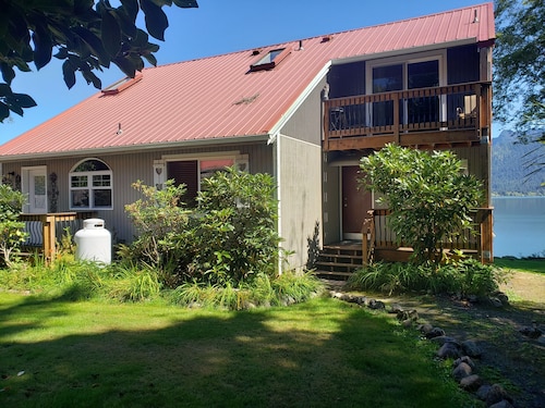 Lake Quinault Vacation Home/Breathtaking View! Located in Olympic National Park