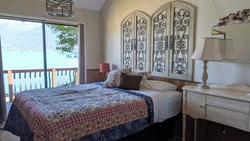 4 bedrooms, desk, iron/ironing board, free WiFi
