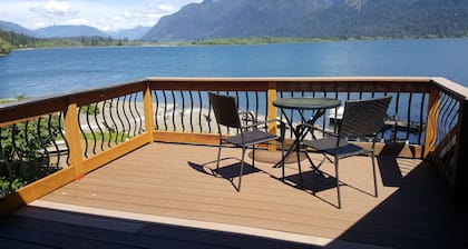 Lake Quinault Vacation Home/Breathtaking View! Located in Olympic National Park