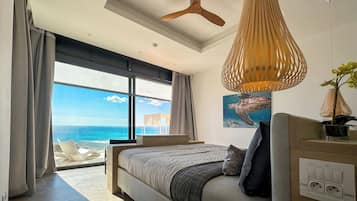 5 Schlafzimmer, Zimmersafe, Schreibtisch, Bügeleisen/Bügelbrett