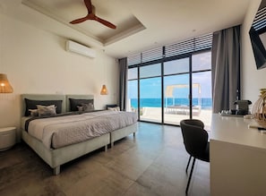 5 bedrooms, in-room safe, desk, iron/ironing board