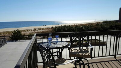 Panoramic Oceanfront. Beautiful Five Star. The get-away for any season.