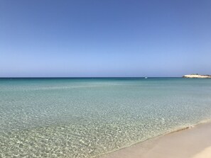 Plage à proximité, chaises longues
