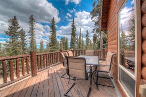 Outdoor dining - Quiet Mountain Retreat in Valley of the Sun (Alma)