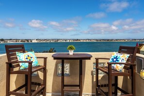 Property grounds - Rooftop Dream Home - Stunning Panoramic Views, Fire Pit, Sauna, Lots of Parking! (San Diego)