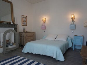 2 bedrooms