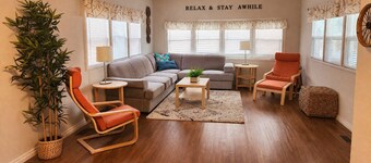 Slapp av og opphold AWHILE, GANG TIL CANYON LAKE, Fotturer, KAYAKing og fiske