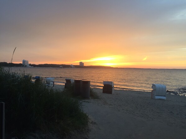 Beach nearby - 3 room apartment holiday year 2016 - 270m from the beach - rentable all year - WLAN (Timmendorfer Strand)