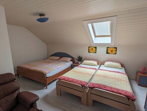 3 sovrum, skrivbord, wi-fi och sängkläder