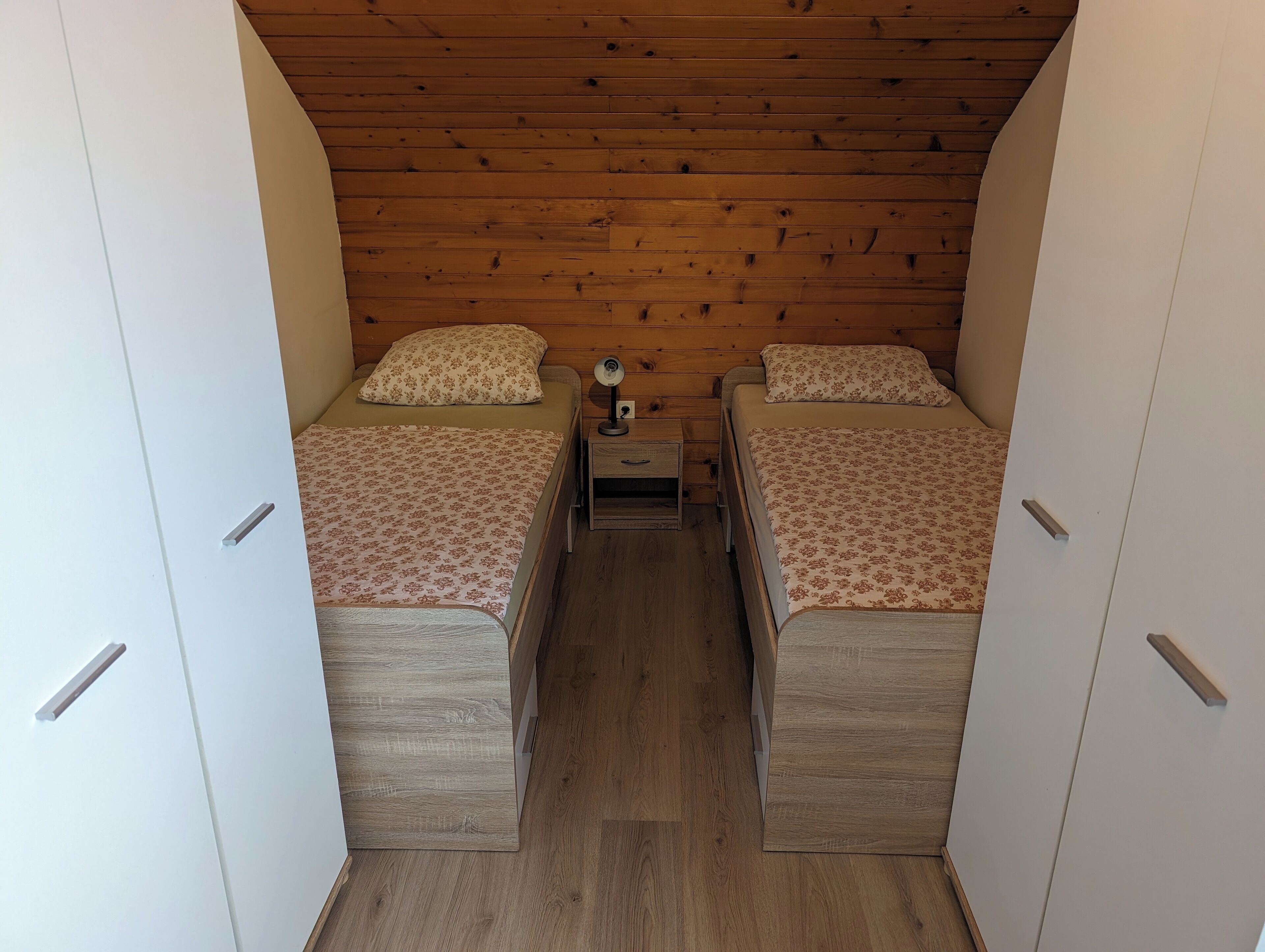 3 soverom, skrivebord, wi-fi og sengetøy