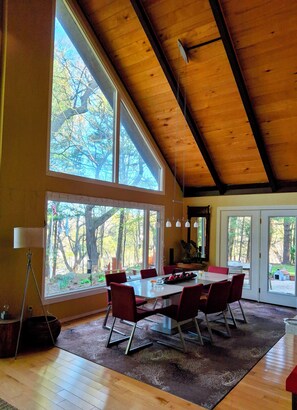Dining - Fantastic lake views in woodland/garden setting w/23' ceilings, firepit/chiminea (Montague)