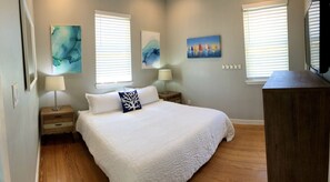 3 bedrooms, iron/ironing board, WiFi, bed sheets - Just Steps to the Ocean, Beachfront, House On the Beach, Minutes from Galveston (Freeport)