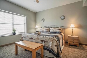 3 habitaciones, escritorio, tabla de planchar con plancha y wifi gratis