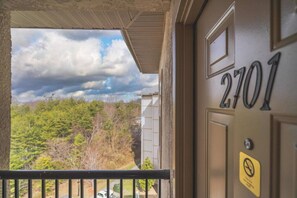 Interior - Sweet Bear - Unit 2701 - FREE Attraction Ticket with EACH night Stay Including Dollywood (Pigeon Forge)