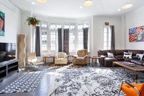 Smart-tv, dvd-afspiller, bøger