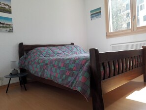 1 bedroom, iron/ironing board