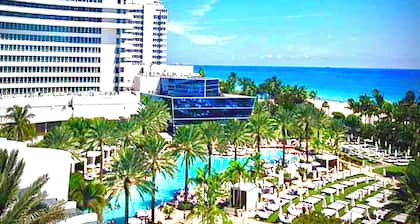 Fontainebleau Sorrento Oceanview Junior Suite with free parking