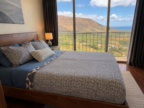 2 bedrooms, iron/ironing board, free WiFi, bed sheets - Panoramic Ocean/Mountain View Apartment  (Mākaha)