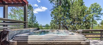 Big Sky Lodge & Bunkhouse: '¡La reunión familiar debe tener!' Con bañera de hidromasaje y mesa de billar.