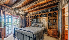 5 bedrooms, iron/ironing board, free WiFi, bed sheets