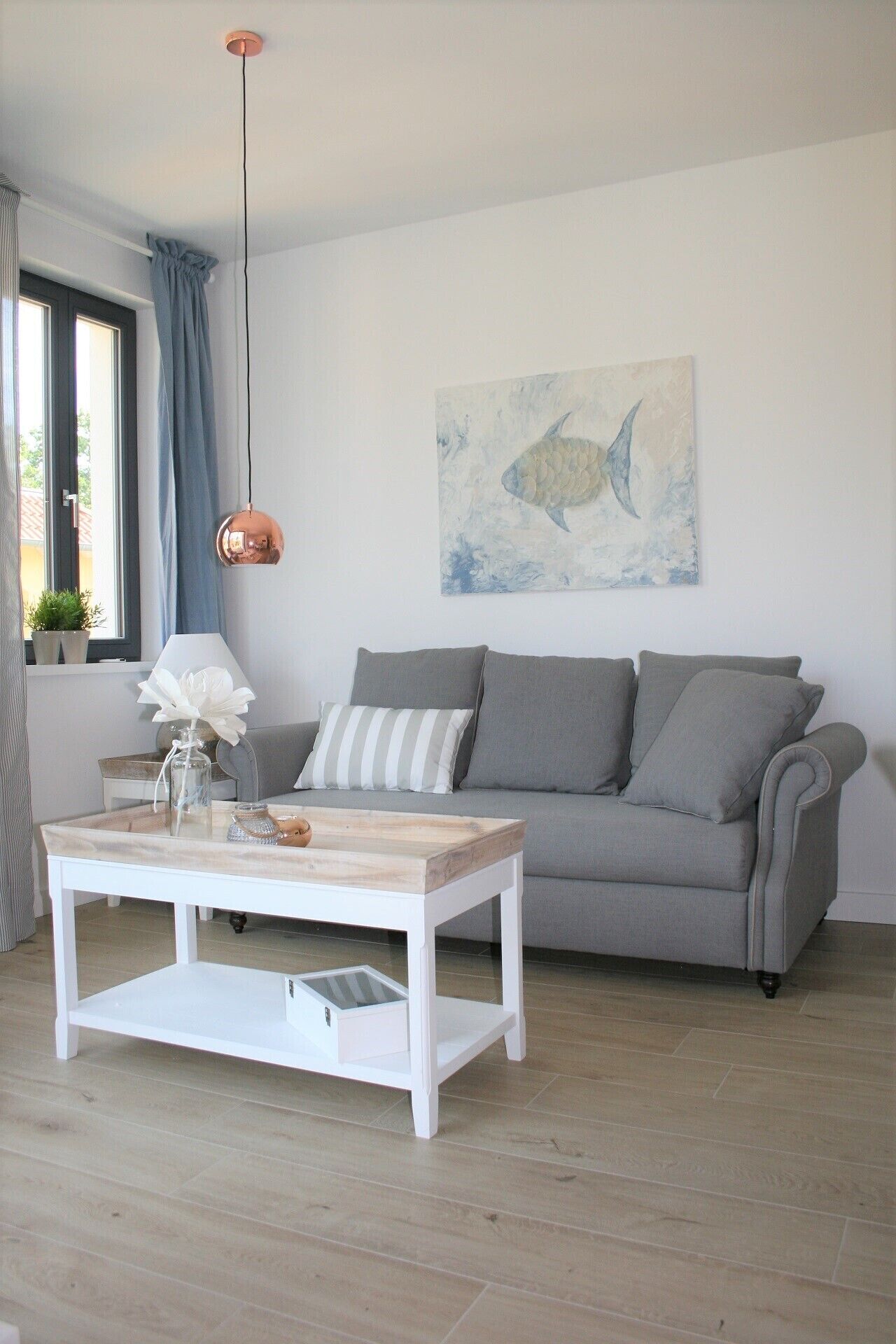 Smart-TV, Bücher, Stereoanlage