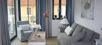 Beautiful, maritime apartment www. strandperleruegen. De 5 pers. 150m to the beach