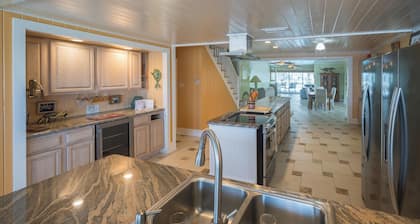 Sunset River House - Home w/Pontoon Boat for rent. Private Dock. Sleeps 12