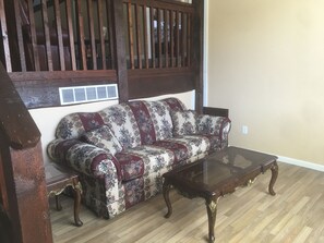 تلفزيون، ألعاب فيديو، مشغل دي في دي، كرة قدم الطاولة