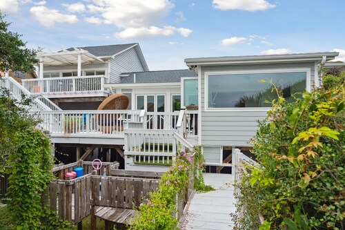 Oceanfront Clean Comfortable and Stunning ~ Zen of the East End