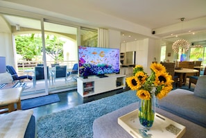 Smart TV, foosball, video library, stereo