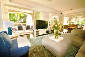 Smart TV, lettore DVD, impianto stereo