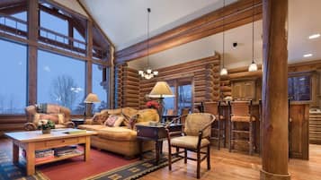 Smart TV, fireplace, DVD player