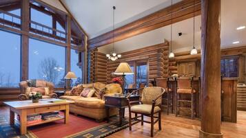 TV connectée, cheminée, lecteur de DVD